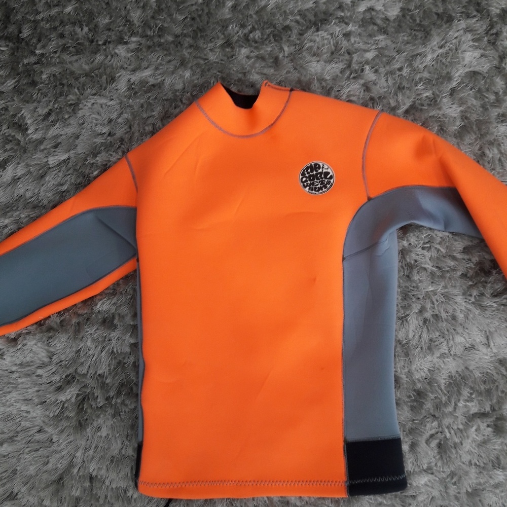 ⚫Rip Curl wetsuit top⚫